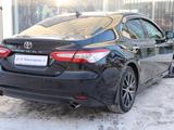 Toyota Camry 2021 года за 22 190 000 тг. в Астана – фото 5