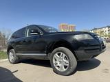 Volkswagen Touareg 2006 года за 5 000 000 тг. в Астана – фото 4