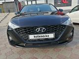 Hyundai Accent 2021 года за 6 903 000 тг. в Усть-Каменогорск – фото 2