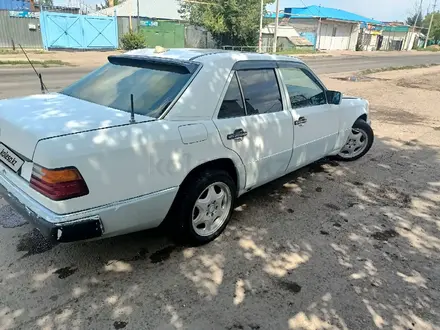 Mercedes-Benz E 230 1991 года за 1 350 000 тг. в Астана – фото 3