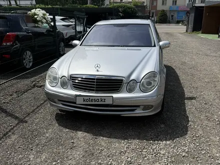 Mercedes-Benz E 320 2002 года за 5 350 000 тг. в Астана – фото 2