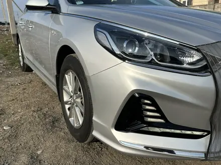 Hyundai Sonata 2019 года за 8 500 000 тг. в Кентау – фото 2