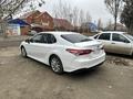 Toyota Camry 2018 года за 8 500 000 тг. в Актобе – фото 3