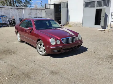 Mercedes-Benz E 320 2001 годаүшін4 500 000 тг. в Жезказган