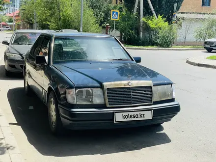 Mercedes-Benz E 230 1992 года за 1 100 000 тг. в Астана – фото 6