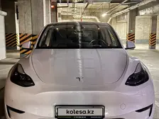 Tesla Model Y, 2023