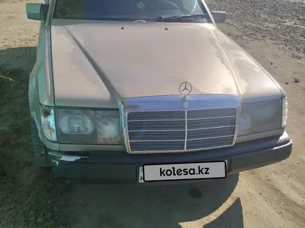 Mercedes-Benz E 230 1990 года за 690 000 тг. в Актобе – фото 4