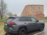 Toyota RAV4 2022 года за 13 500 000 тг. в Уральск – фото 4