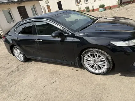 Toyota Camry 2019 года за 15 200 000 тг. в Алматы – фото 3