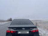 Toyota Camry 2014 года за 10 500 000 тг. в Усть-Каменогорск – фото 2