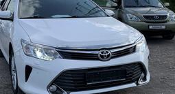 Toyota Camry 2015 года за 10 350 000 тг. в Шымкент