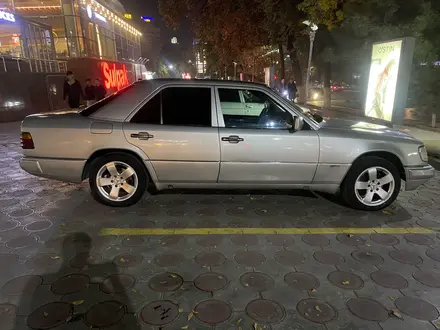 Mercedes-Benz E 280 1992 года за 2 000 000 тг. в Шымкент – фото 3