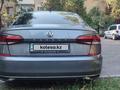 Volkswagen Passat 2020 года за 9 500 000 тг. в Алматы – фото 13