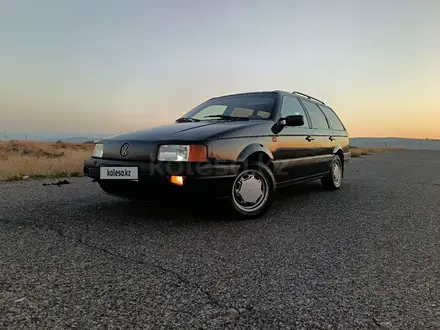 Volkswagen Passat 1992 года за 1 300 000 тг. в Тараз – фото 2