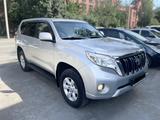 Toyota Land Cruiser Prado 2014 года за 17 100 000 тг. в Семей