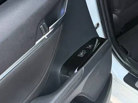 Toyota Camry 2021 года за 13 500 000 тг. в Караганда – фото 18