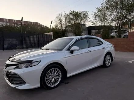 Toyota Camry 2021 года за 13 500 000 тг. в Караганда – фото 3