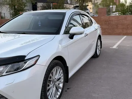 Toyota Camry 2021 года за 13 500 000 тг. в Караганда – фото 6
