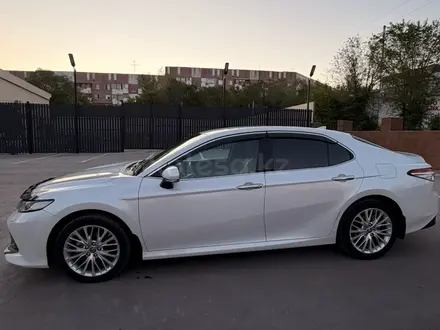 Toyota Camry 2021 года за 13 500 000 тг. в Караганда – фото 7