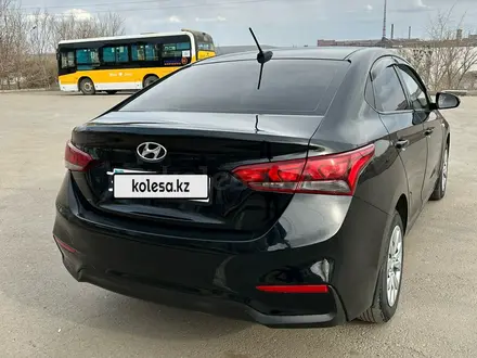 Hyundai Solaris 2019 года за 7 500 000 тг. в Жезказган – фото 4