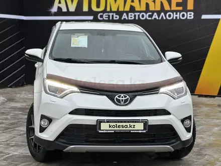 Toyota RAV4 2018 года за 14 300 000 тг. в Атырау – фото 7