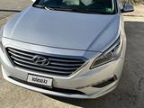 Hyundai Sonata 2016 года за 5 500 000 тг. в Атырау – фото 2