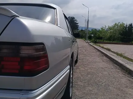 Mercedes-Benz E 260 1991 годаүшін3 200 000 тг. в Алматы – фото 16