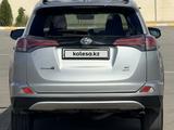 Toyota RAV4 2018 года за 11 400 000 тг. в Актау – фото 4