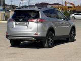 Toyota RAV4 2018 года за 11 400 000 тг. в Актау – фото 2