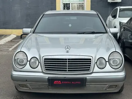 Mercedes-Benz E 320 1998 года за 3 300 000 тг. в Астана – фото 6