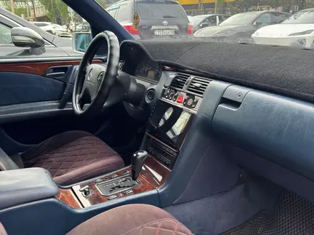 Mercedes-Benz E 320 1998 года за 3 300 000 тг. в Астана – фото 5