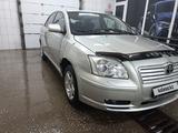 Toyota Avensis 2004 годаүшін3 400 000 тг. в Караганда