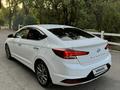 Hyundai Elantra 2019 годаfor9 700 000 тг. в Алматы – фото 4