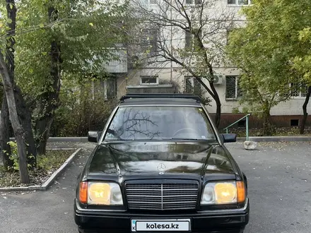 Mercedes-Benz E 220 1994 года за 999 999 тг. в Алматы – фото 2