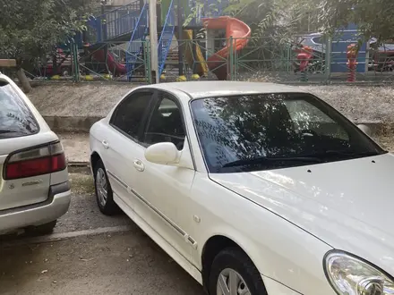 Hyundai Sonata 2002 года за 2 200 000 тг. в Шымкент – фото 2