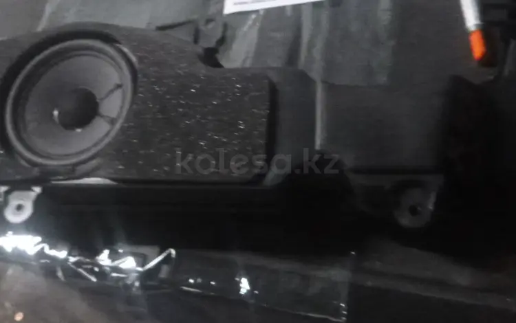 Сабуфер сабвуфер Lexus LX470 за 1 233 тг. в Актау