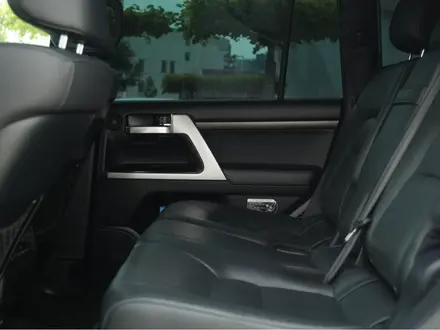 Toyota Land Cruiser 2018 года за 36 900 000 тг. в Алматы – фото 6