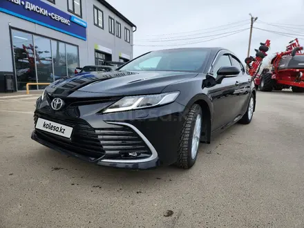 Toyota Camry 2021 года за 18 000 000 тг. в Уральск – фото 4