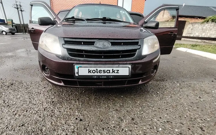 ВАЗ (Lada) Granta 2190 2013 годаүшін3 000 000 тг. в Усть-Каменогорск