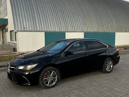 Toyota Camry 2015 года за 5 700 000 тг. в Актобе – фото 3