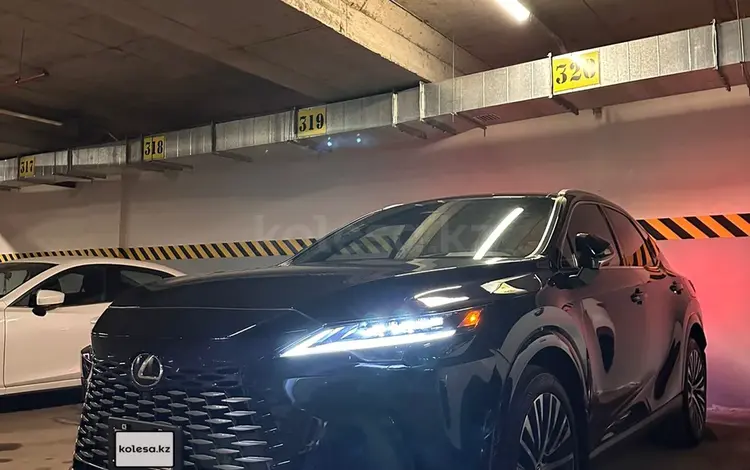 Lexus RX 350 2023 года за 42 000 000 тг. в Астана
