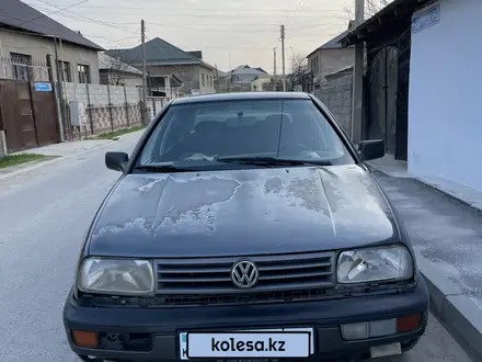 Volkswagen Vento 1993 года за 650 000 тг. в Шымкент – фото 2