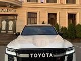 Toyota Land Cruiser 2024 года за 60 000 000 тг. в Алматы