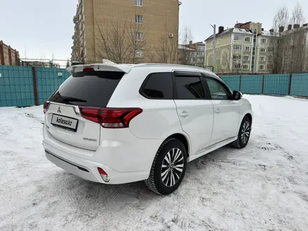 Mitsubishi Outlander 2022 года за 12 600 000 тг. в Актобе – фото 7