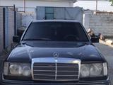 Mercedes-Benz E 280 1993 годаүшін1 100 000 тг. в Актау