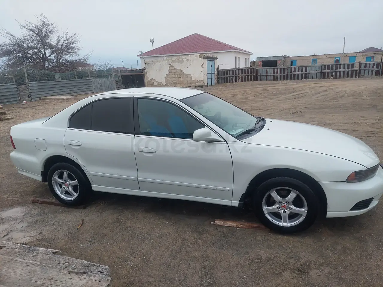 Mitsubishi Galant, 2002