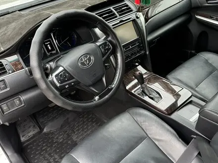 Toyota Camry 2016 года за 12 650 000 тг. в Актау – фото 4