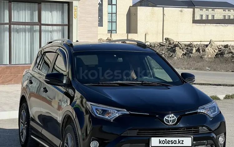 Toyota RAV4 2018 года за 12 000 000 тг. в Актау