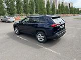 Toyota RAV4 2019 годаfor13 000 000 тг. в Астана