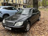 Mercedes-Benz S 320 1999 года за 3 350 000 тг. в Шымкент – фото 2